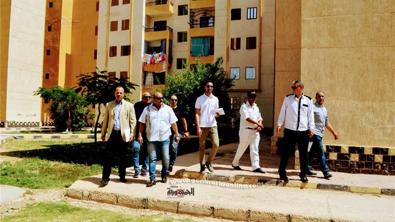 حملة مكبرة على وحدات الإسكان الاجتماعي بالعاشر من رمضان وتحرير ٤٥ محضر مخالفة
