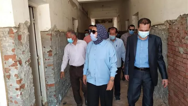 نائب محافظ الوادي الجديد تتفقد انشاءات المعهد الصحي والمركز التكنولوجي بالداخلة.صور