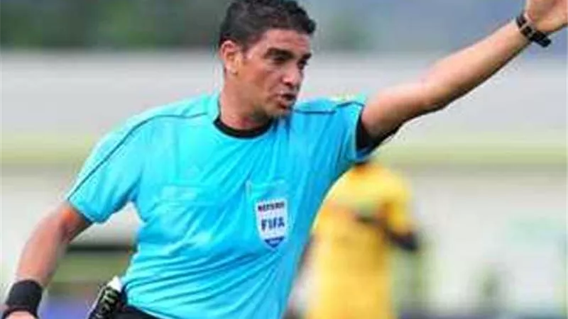 ابراهيم نورالدين حكما لمباراة الاهلى وسموحة