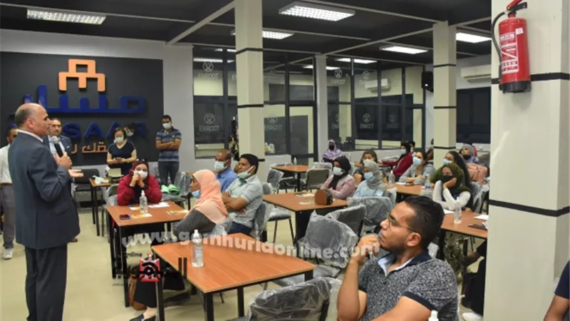 رئيس جامعة الأقصر يلتقي متدربي حاضنة مسار لريادة الأعمال