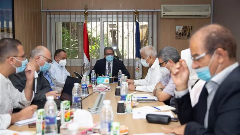 وزير السياحة يبحث مستجدات تطوير المتحف المصري بالتحرير