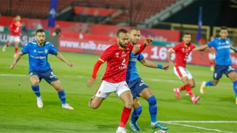 تشكيل مفاجئ للأهلى أمام سموحة