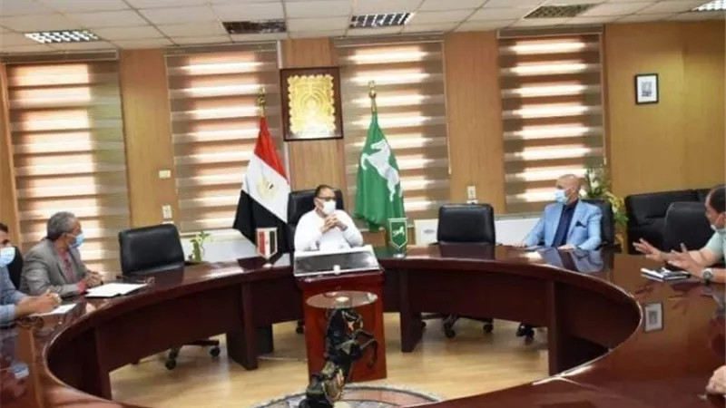 بحث آلية الحد من تداول أقراص الغلة السامة في اجتماع موسع بالشرقية