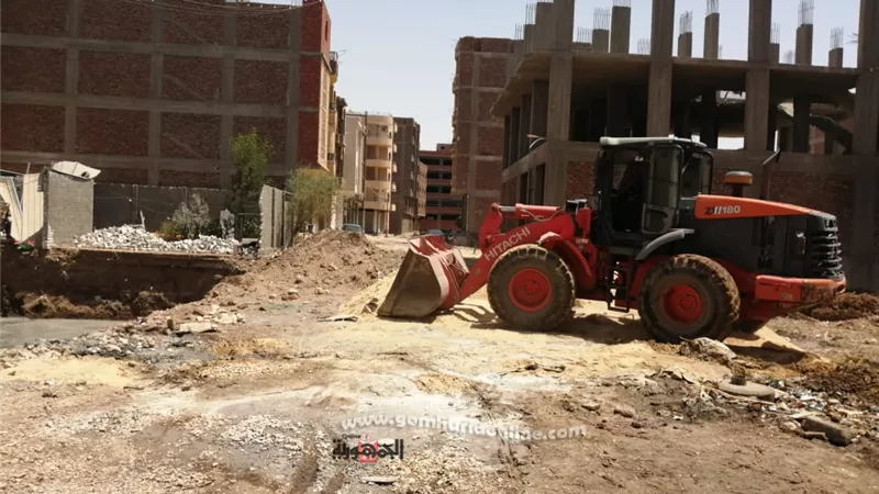 ايقاف أعمال بناء مخالف بدون ترخيص بحوض ١٨ بمنطقة حى جنوب الأقصر