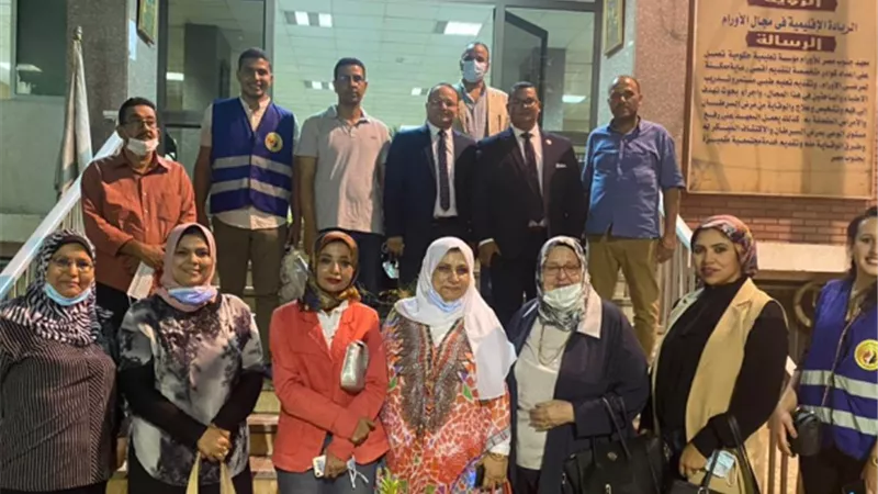 حزب حماة الوطن باسيوط يزور معهد الاورام ويقدم الهدايا للمرضي