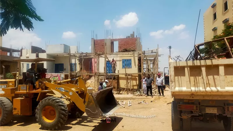 ازالة الشروع فى بناء مخالف وعشش طيور فى حملة اليوم بجهاز العاشر من رمضان