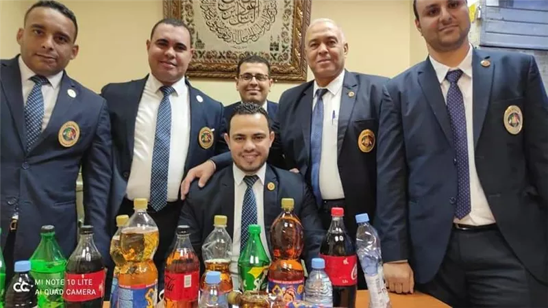 جمارك مطار شرم الشيخ تضبط محاولة تهريب 15 زجاجة خمور داخل عبوات بلاستيكية
