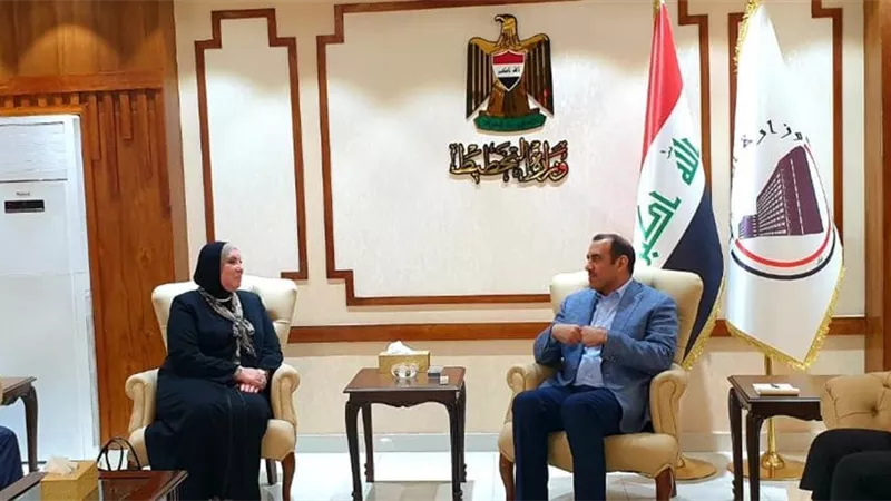 وزيرة الصناعة تناقش بدء تنفيذ المشروعات الاستثمارية مع التخطيط العراقية