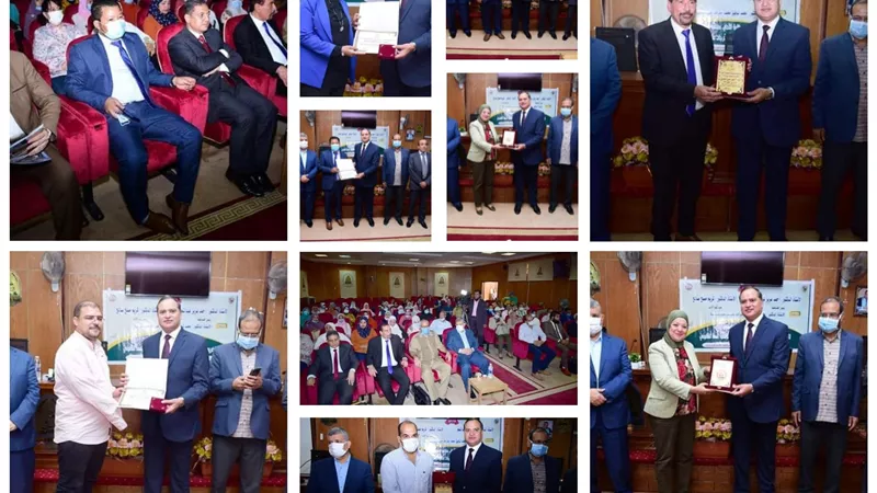 رئيس جامعة سوهاج يكرم رواد كلية الآداب