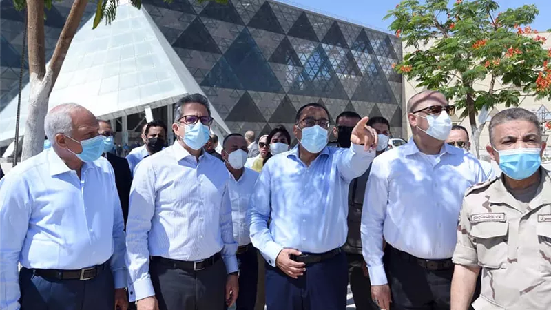 الحكومة: الانتهاء من تطوير طريق الفيوم ومحور المنصورية