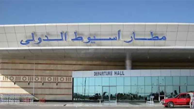 مطار أسيوط الدولى يستقبل أول رحلة طيران قادمة من دولة قطر وعلى متنها 125 راكب