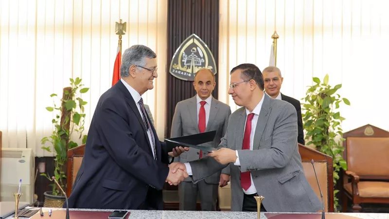 رئيس جامعة الزقازيق يشهد توقيع بروتوكول تعاون لدعم المواهب والمبدعين صور