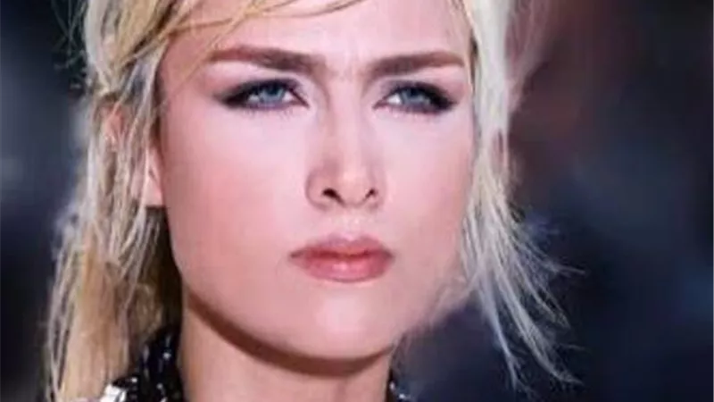 بكلمات مؤثرة.. سيمون تنعى رحيل الفنان سحر كامل