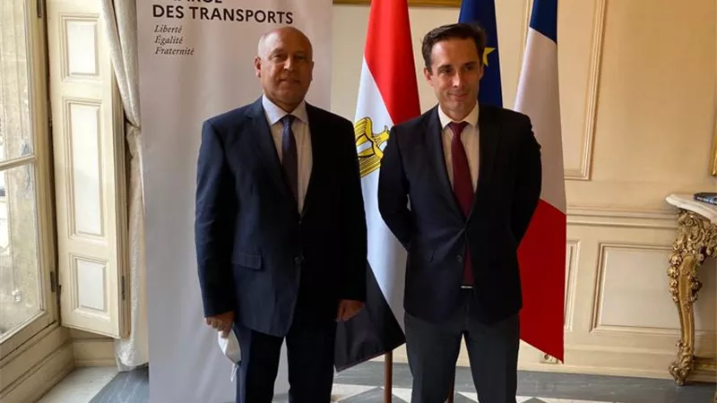 وزير النقل يلتقي نظيره الفرنسي لتعزيز التعاون بين الجانبين
