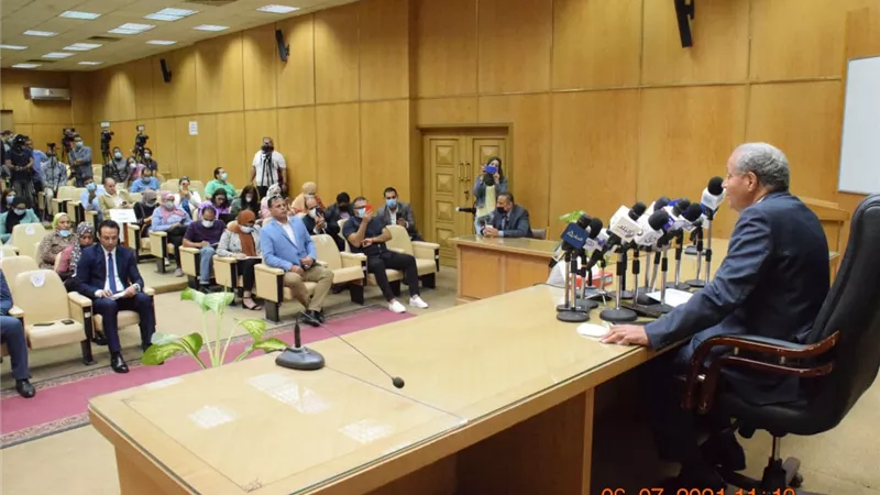 وزير التموين: طرح 10 آلاف رأس من الخراف الحية و 1760 طن لحوم سودانية .. 7800 طن دواجن