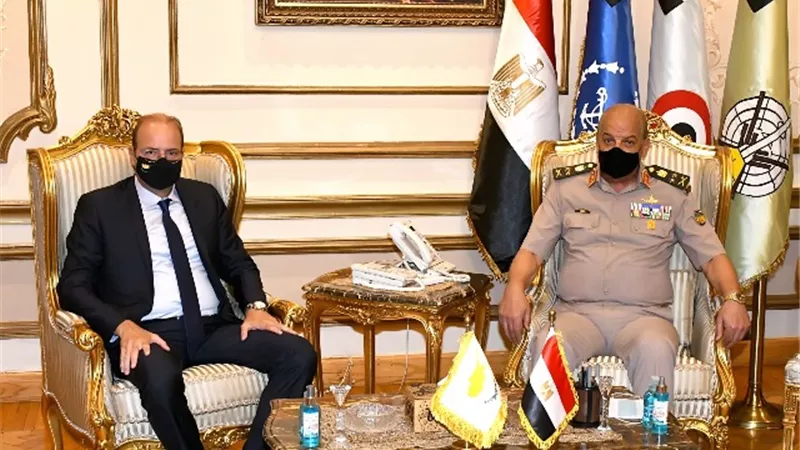 الفريق أول محمد زكى يلتقى وزير الدفاع القبرصى خلال زيارته الرسمية لمصر..صور