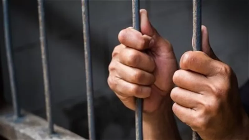حبس متهم بهتك عرض طفلة والنيابة تهيب بالجميع عدم تداول مقاطع افساد الأخلاق