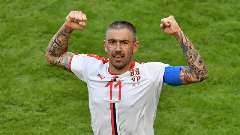 إنتر ميلان يعلن تمديد عقد أليكساندر كولاروف حتى يونيو 2022