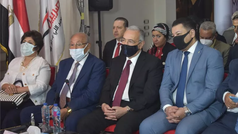 رئيس حزب المصريين في مؤتمر القمة العالمي للأحزاب