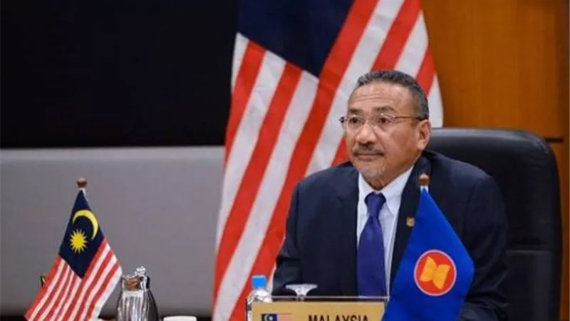 وزير الخارجية الماليزي: العالم يحتاج لنهج جديد للتعامل مع كورونا