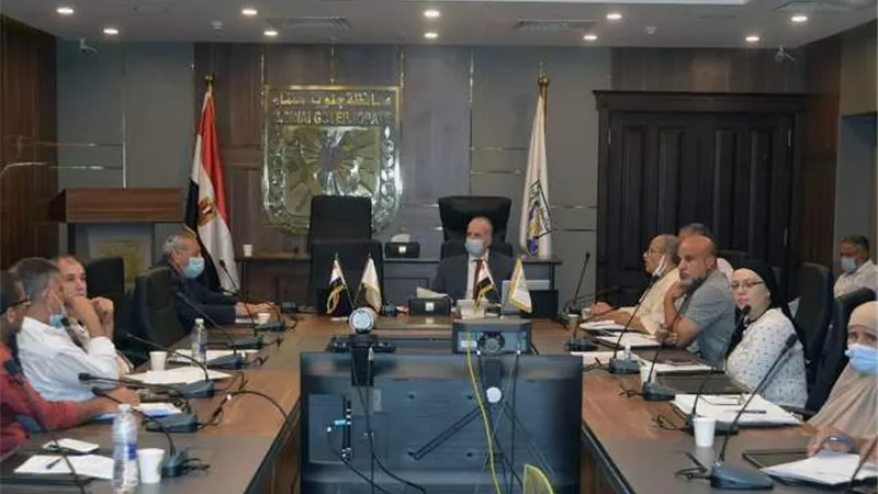 محافظ جنوب سيناء يلتقي لجنة التنظيم والإدارة في إطار المتابعة وتنشيط العمل