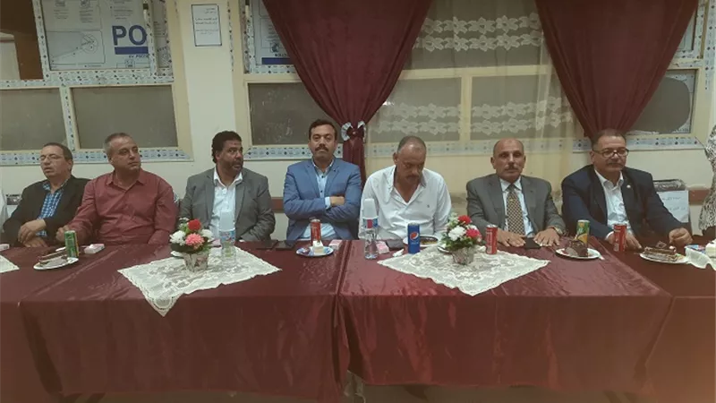 مستقبل وطن والمجتمع المدني يحتفل باوائل الشهادة الاعدادية بمدرسة الدرديري بالعاشر