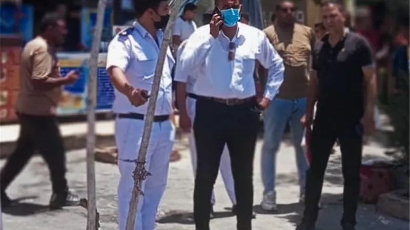 جهاز الشروق يشن حملة على الإشغالات والمركبات والشرطة تحرر 25 مخالفة عدم إرتداء الكمامة.. بالصور