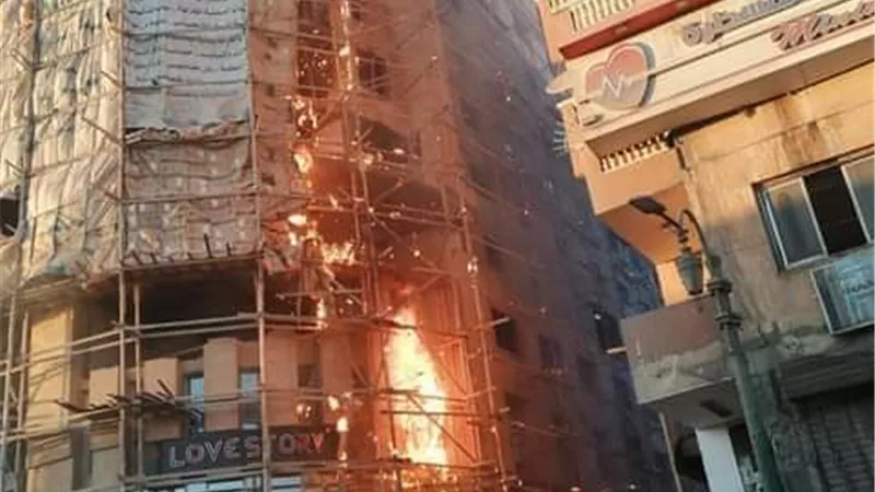 اخماد حريق بنقابة المعلمين بالمنيا