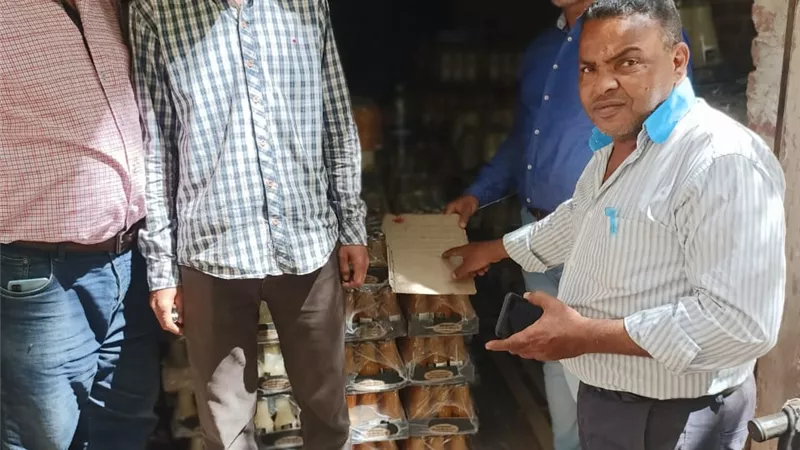 ضبط مخزن مواد غذائية وبداخله كميات أغذية منتهية الصلاحية
