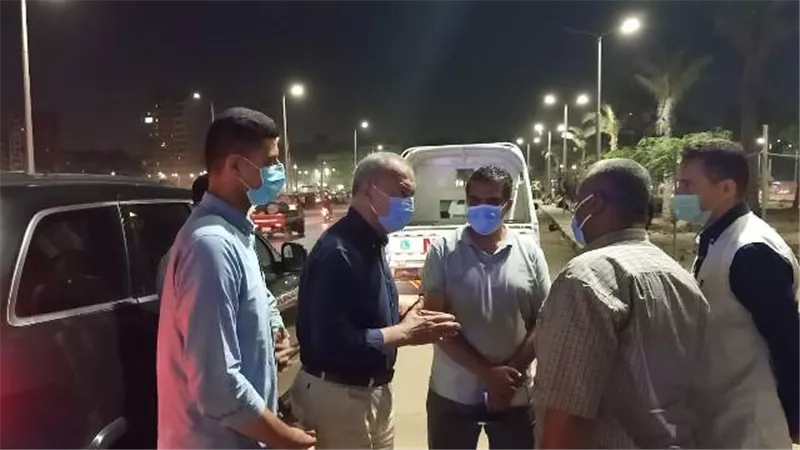 المحافظ يفاجئ مدينة كفر شكر وحي شرق شبرا الخيمة ليلا لمتابعة منظومة النظافة