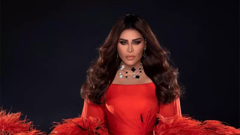 احلام تشيد وتتغزل ب ٣ فنانات مصريات