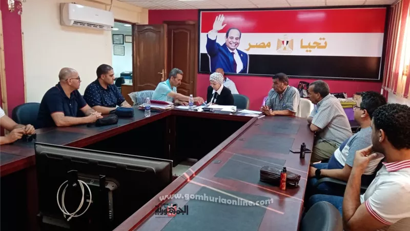 رئيس مدينة سفاجا تجتمع مع لجنة جهاز النقل البري والداخلي لمناقشة المشروعات