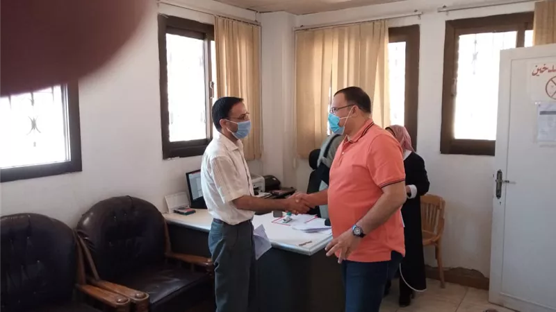 فريق البرنامج الرئاسي يتفقد عدداً من الإنشاءات التابعة لمنظومة التأمين الصحي الشامل بالسويس