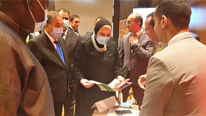 وزيرة التجارة والصناعة تتفقد اجتماعات الشركات المصرية ونظيرتها السنغالية