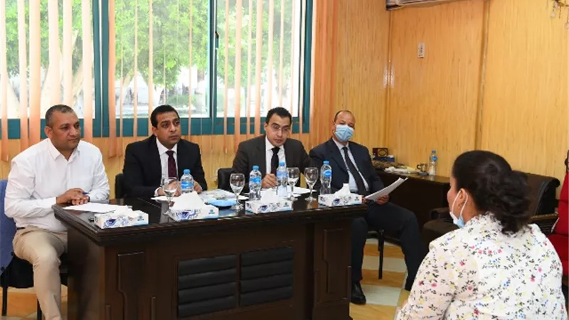 نائب محافظ قنا يترأس لجنة اختبار الوظائف بوحدة البنية المعلوماتية والمتغيرات المكانية (GIS)