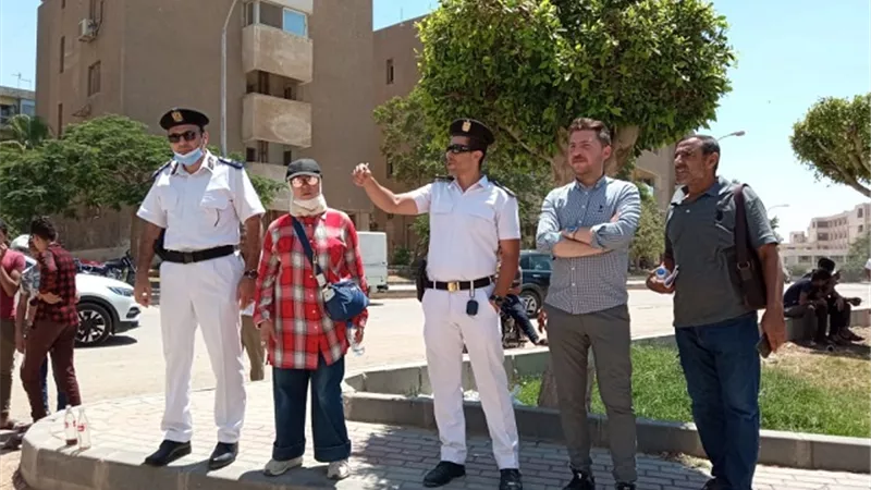 النجار: غلق وتشميع 16 محل مخالف فى مدينة 6 أكتوبر بالتعاون شرطة التعمير.. بالصور