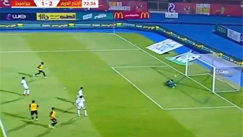 البدرى يحرز هدف التقدم للإنتاج الحربى فى شباك بيراميدز