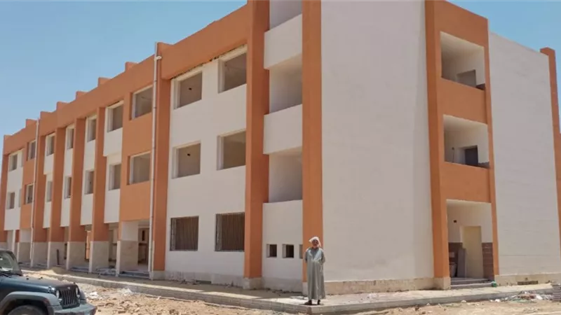 تنفيذ مدرستين صناعيتين لأول مرة بمدينة بدر.. صور