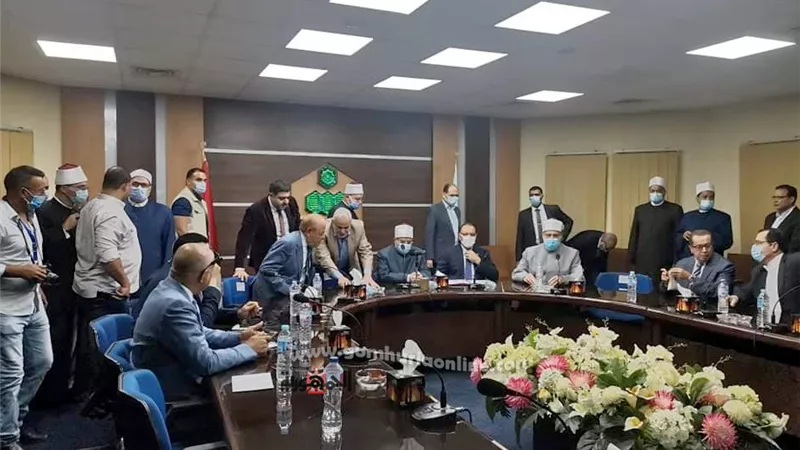 بالصور.. تفاصيل زيارة وزير الاوقاف ومفتى الديار المصرية لمدينة العاشر من رمضان