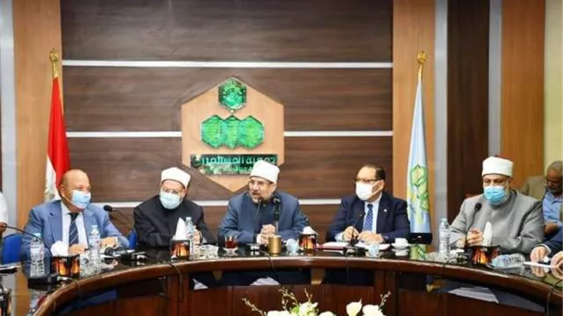 محافظ الشرقية يلتقي وزير الأوقاف ومفتى الجمهورية ووكيل الأزهر بجمعية المستثمرين بالعاشر