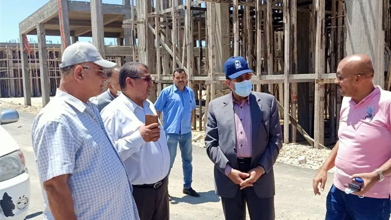 محافظ شمال سيناء يتفقد عددا من المشروعات بالعريش
