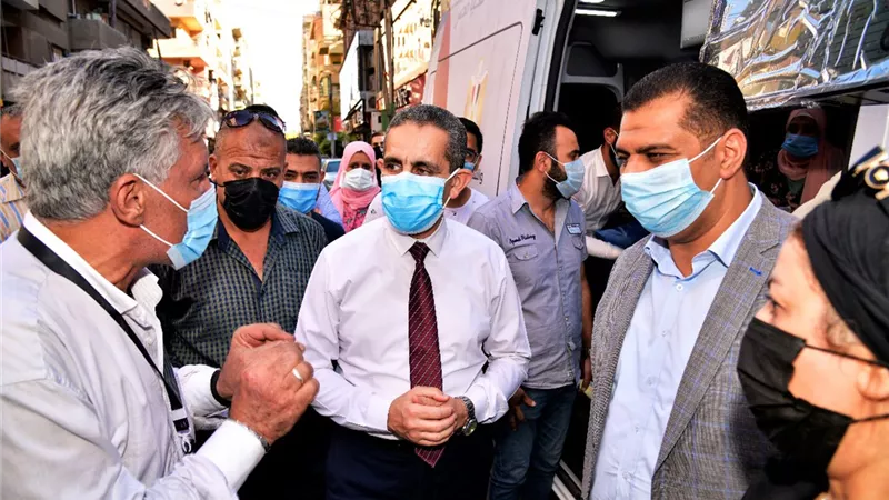 محافظ الغربية يشهد إصدار أول رخصة من المركز التكنولوجي المتنقل-صور