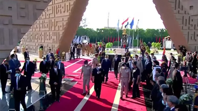 السفير الأردني يشارك في مراسم تشييع السيدة جيهان السادات
