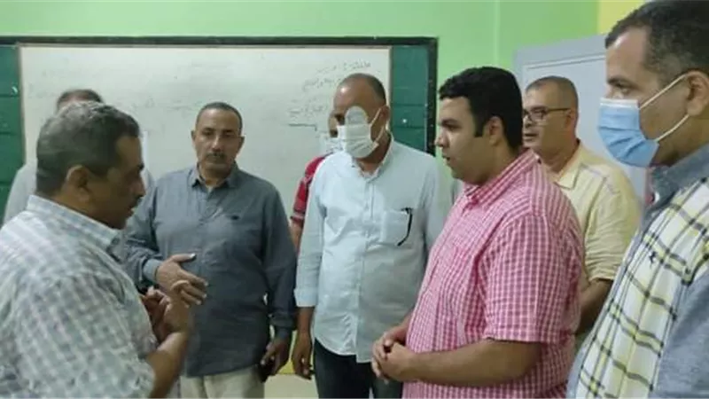 جوله ليلية لنائب محافظ السويس لتفقد استراحات الثانوية العامة..صور