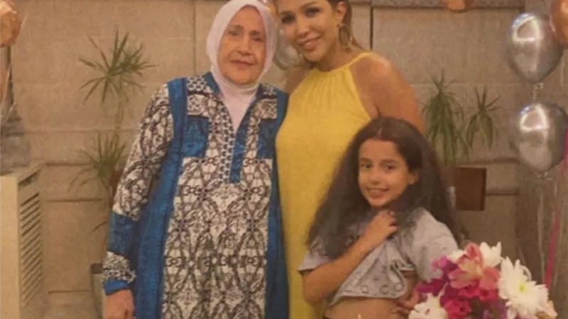 أروى تحتفل بعيد ميلادها .. وتصف والدتها بـ