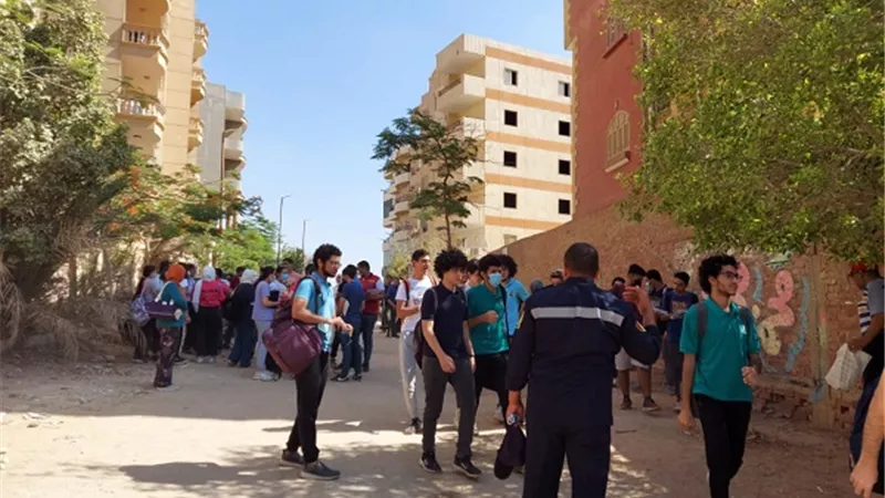 قلق وترقب وانتظار في اول ايام الثانوية العامة
