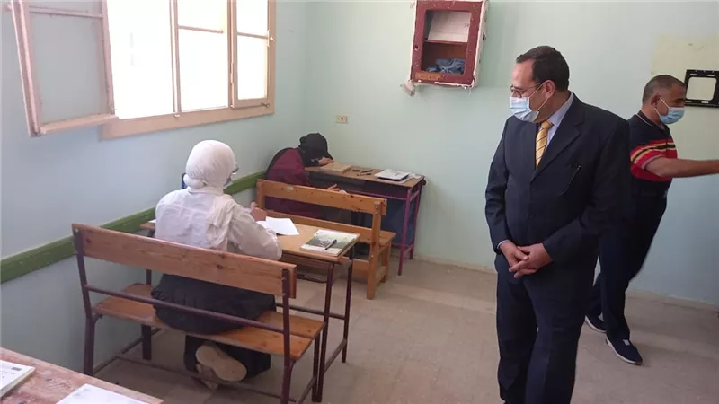 شوشه يتفقد لجان امتحانات الثانوية العامة فى مدينة العريش