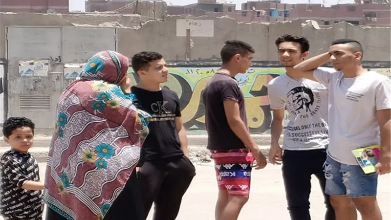 الهدوء يسود أمام لجان القليوبية وطلاب الادبى حضروا لمعرفة مستوى الامتحان من زملائهم