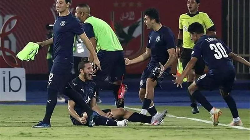 تعليق نارى من بيراميدز بشأن رمضان صبحى