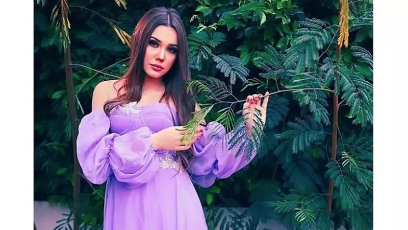 بالموڤ.. ياسمين البشبيشى فى إطلالة مميزة .. شاهد
